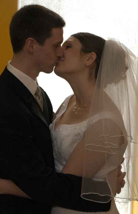 kissing